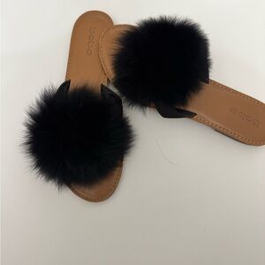 Bebe katerina Pom Pom Thong Black Furry Flat Slides